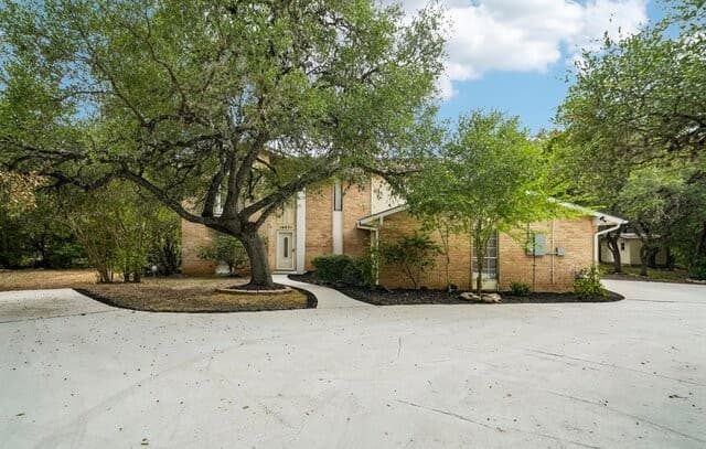 16031 Oak Grove Dr