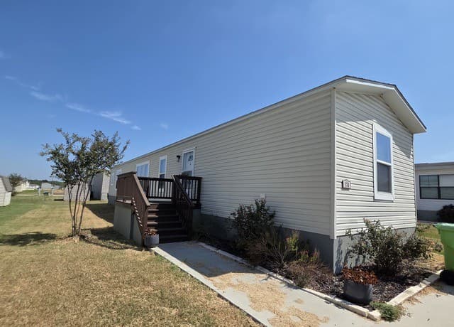 7151 Woodlake Pkwy Lot 374