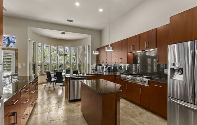 11835 Elmscourt