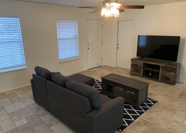 10615 Shaenview