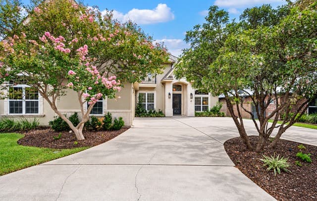 4 Cobham Way