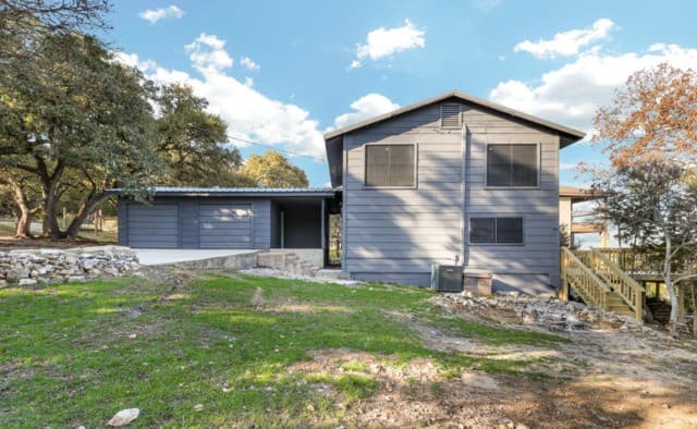 1122 Oakridge Ln