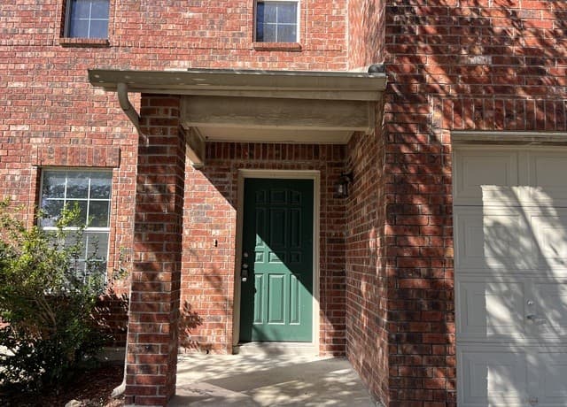 654 San Augustine