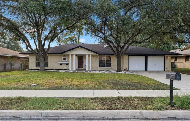 3126 Mayfair Dr.