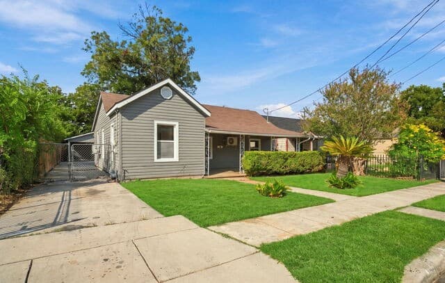 209 Hearne Ave