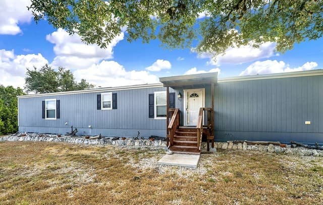 757 Private Road 1517