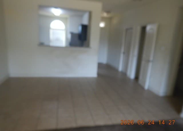 6010 Pleasant Lake