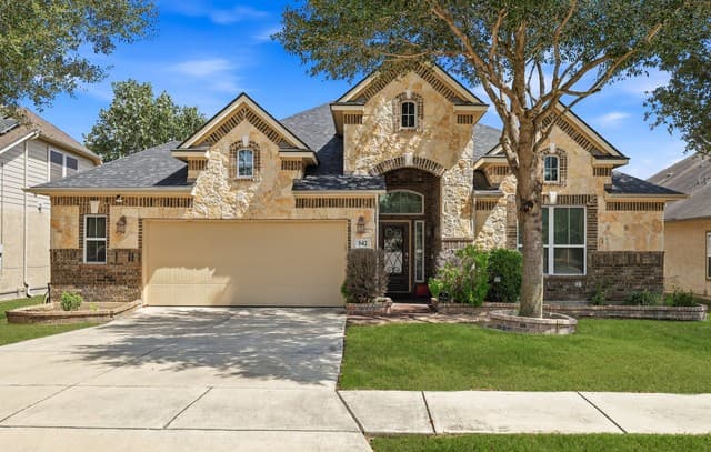 542 Oakmont Way