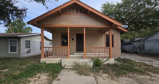 933 Fresno