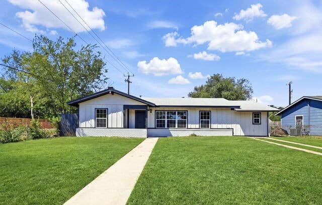 6723 Merry Oaks Dr