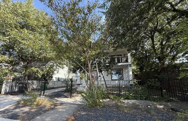 139 E Highland Blvd
