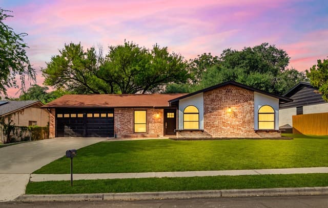 6707 Forest Grv
