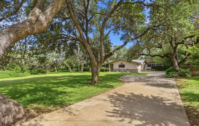 100 Fleetwood Dr