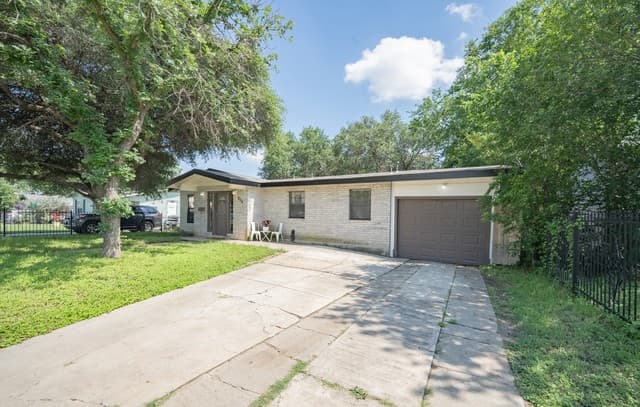 226 Edge Ave