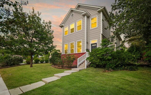 444 Elmhurst Ave