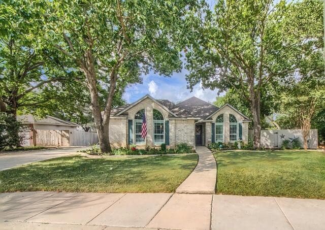 13815 Ridge Farm