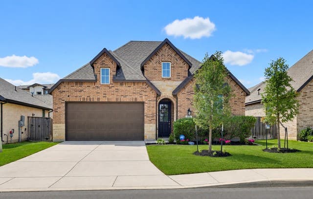 10131 Mitra Way