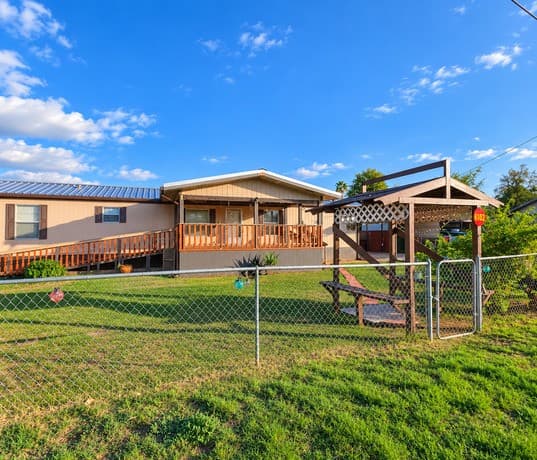 512 SW Hickey, Cotulla, TX 78014