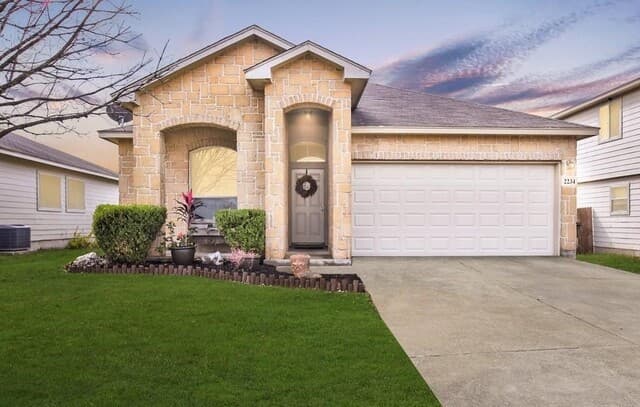 2234 Lakeline Drive